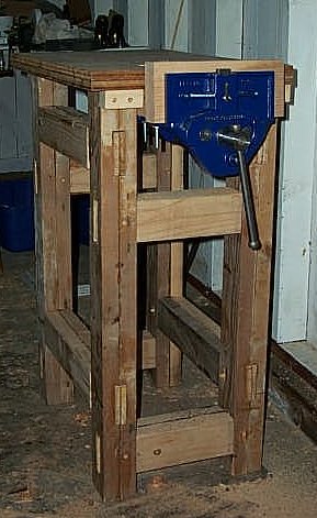the world's
smallest full-size woodworking bench